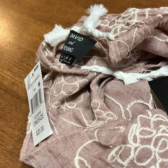 NWT Thin Scarf 🧣 - Picture 4 of 5